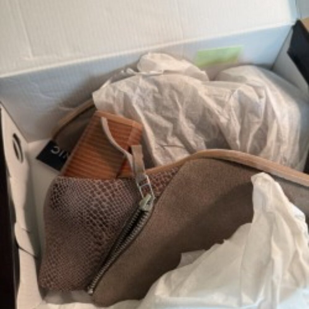 Vionic Leather Booties - NWT - Picture 5 of 9
